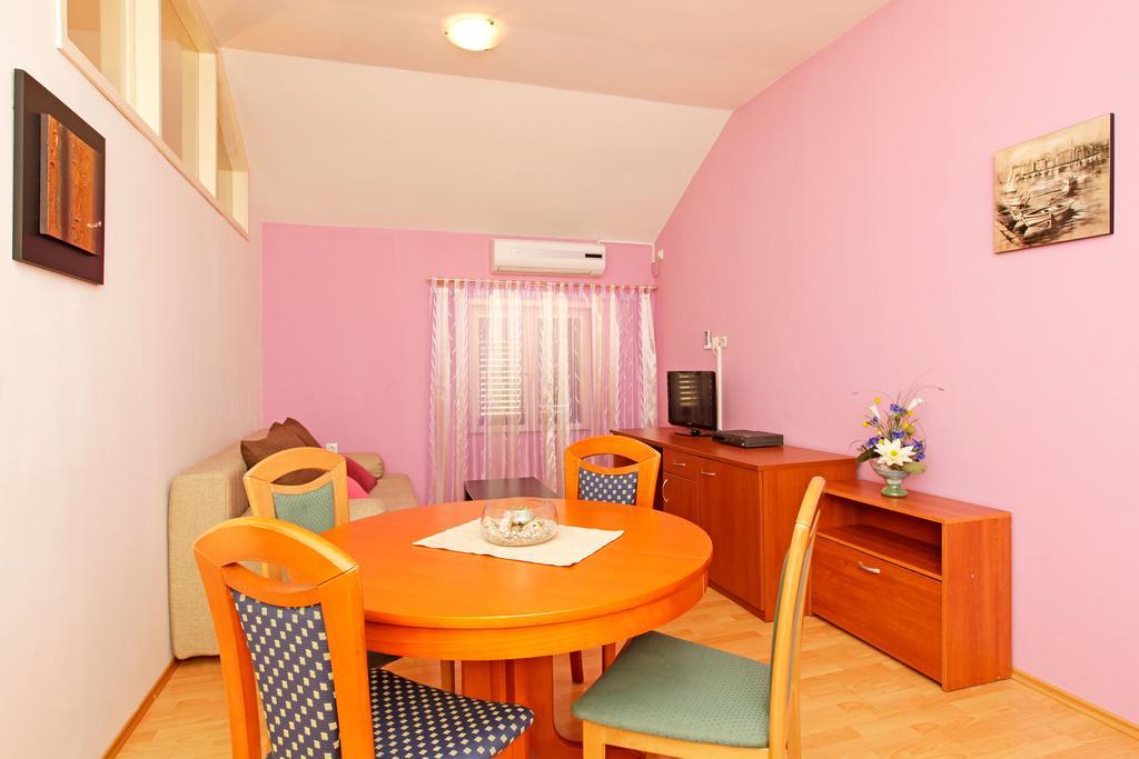 Guest House Kod Peskarije Vela Luka Rum bild