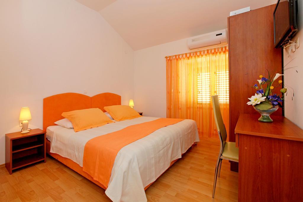 Guest House Kod Peskarije Vela Luka Rum bild